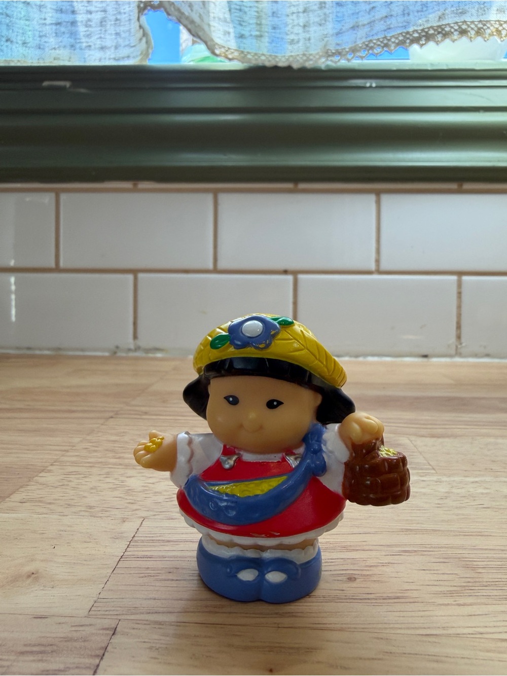 5 for $30!  Fisher Price Little People Sonya Feeding Birds 2003